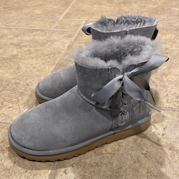 UGG CLASSIC LACE MINI CORSET RIBBON BOW BOOT - Picture 3 of 9